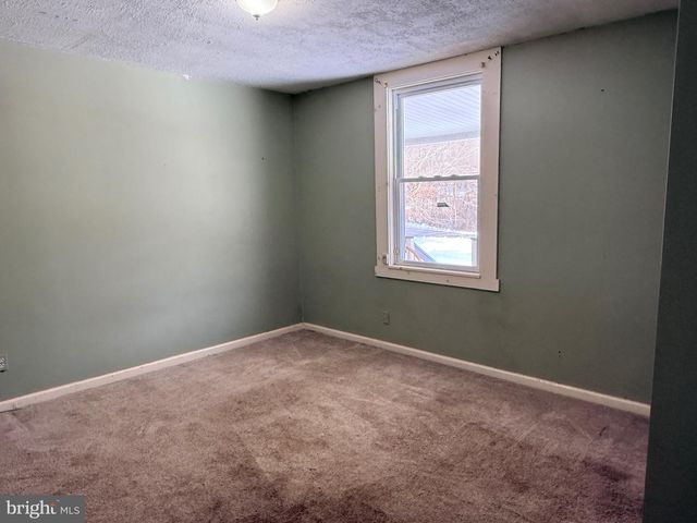 18 BOOKER RD, Delta, PA 17314