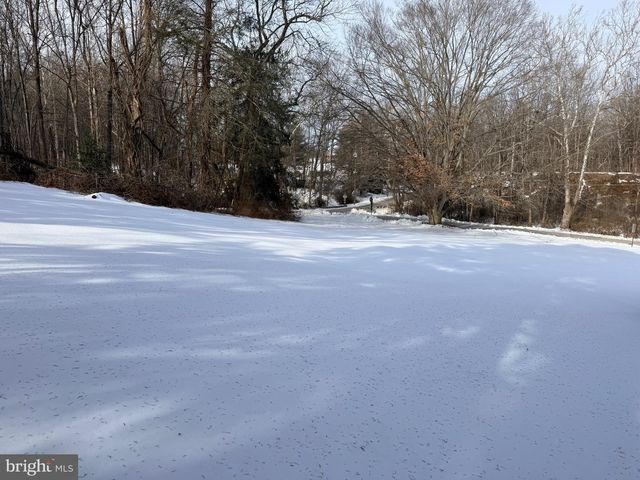 18 BOOKER RD, Delta, PA 17314