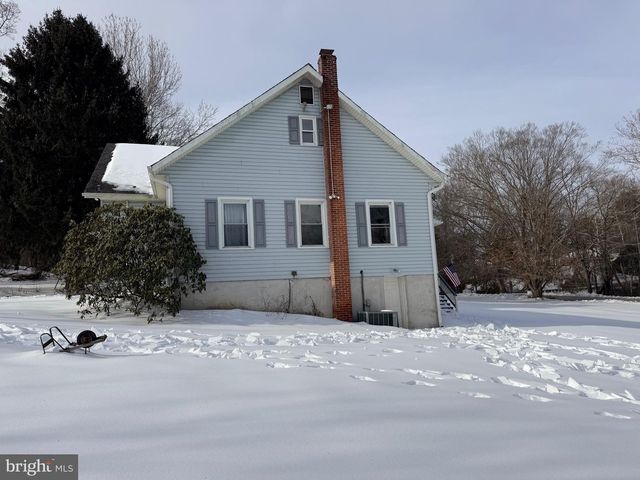 18 BOOKER RD, Delta, PA 17314