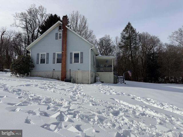 18 BOOKER RD, Delta, PA 17314