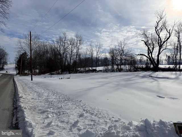 18 BOOKER RD, Delta, PA 17314