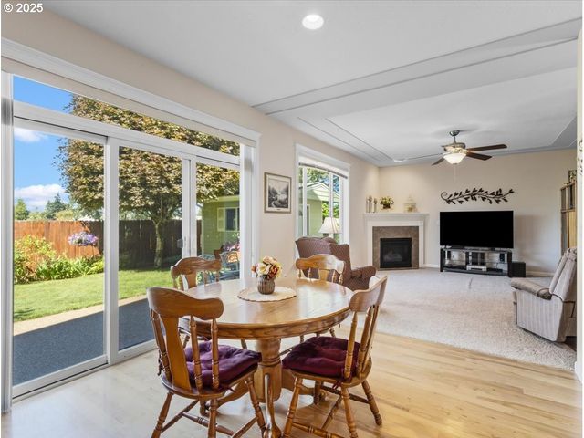 863 JUNE Dr, Molalla, OR 97038