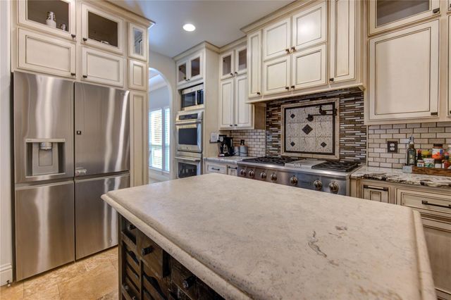 1106 Lasso Court, Alvin, TX 77511