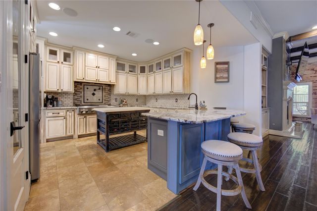1106 Lasso Court, Alvin, TX 77511