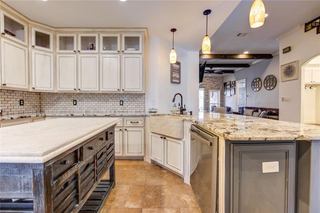 1106 Lasso Court, Alvin, TX 77511