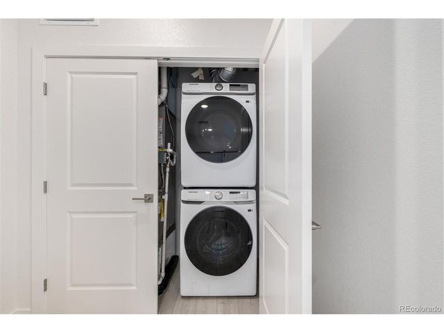 6153 N Ceylon St 3-303, Denver, CO 80249