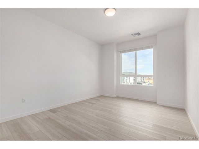 6153 N Ceylon St 3-303, Denver, CO 80249