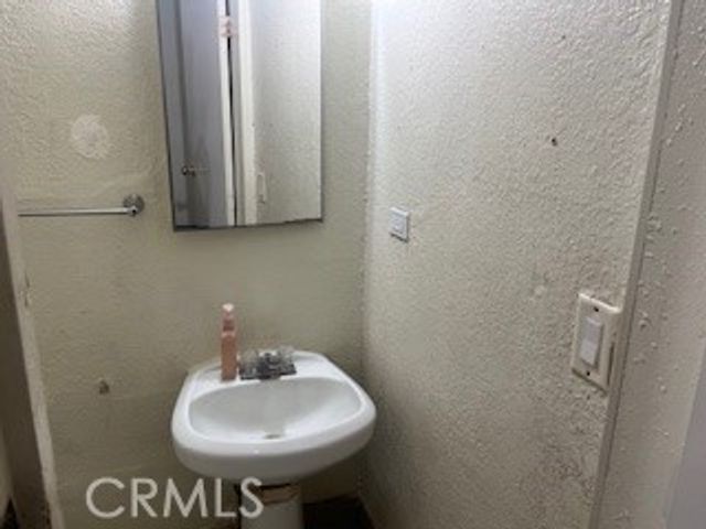 1020 W 24th Street, Merced, CA 95340