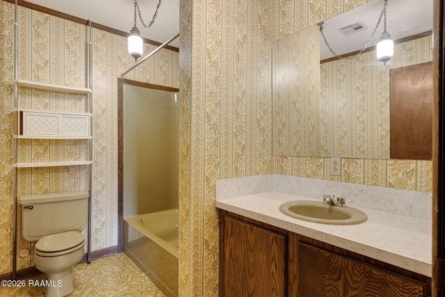 266 Meadow Circle, Opelousas, LA 70570