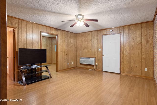 266 Meadow Circle, Opelousas, LA 70570