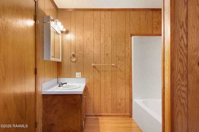 266 Meadow Circle, Opelousas, LA 70570