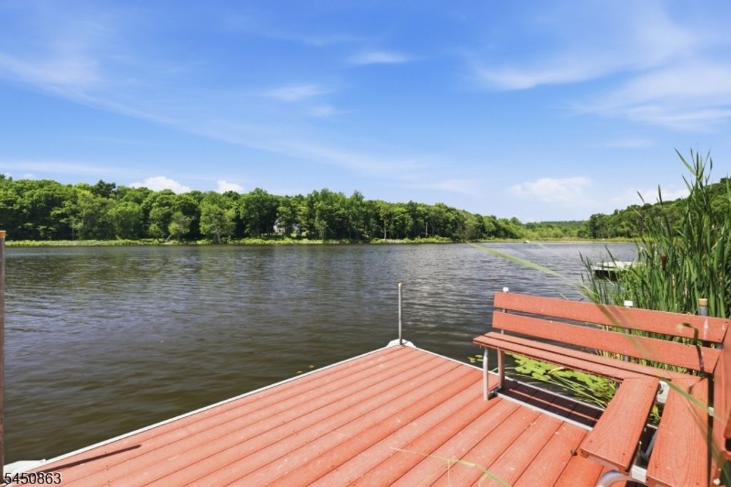 20 Crestview Ln, Sparta Twp., NJ 07871