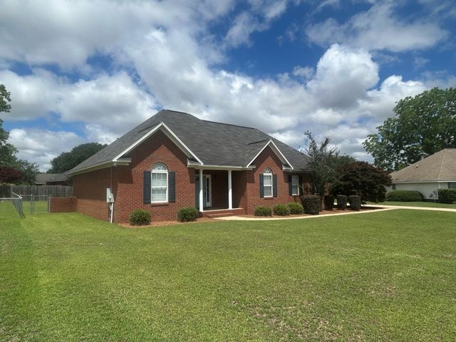 107 Asia Ct, Headland, AL 36345