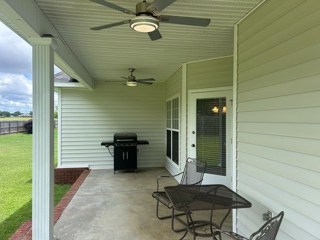 107 Asia Ct, Headland, AL 36345