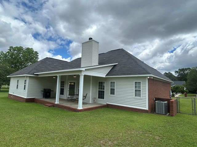 107 Asia Ct, Headland, AL 36345