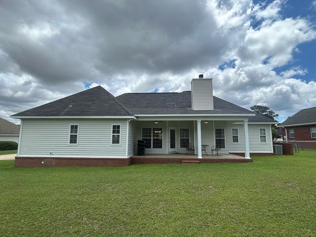 107 Asia Ct, Headland, AL 36345