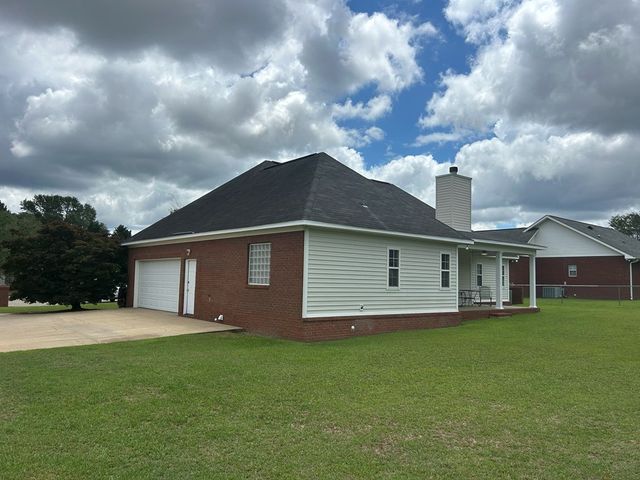 107 Asia Ct, Headland, AL 36345