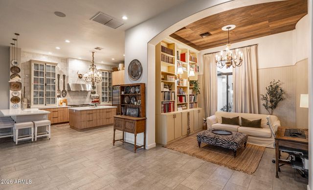 315 E SABROSA Drive, New River, AZ 85087