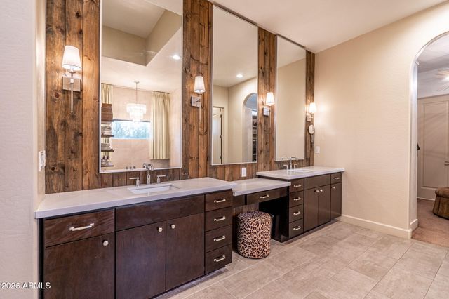315 E SABROSA Drive, New River, AZ 85087