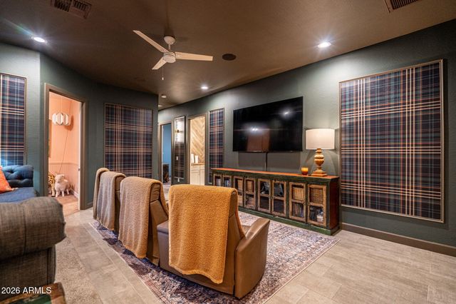 315 E SABROSA Drive, New River, AZ 85087