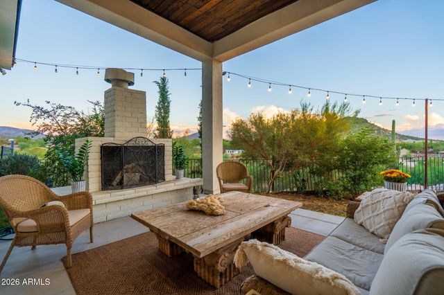 315 E SABROSA Drive, New River, AZ 85087