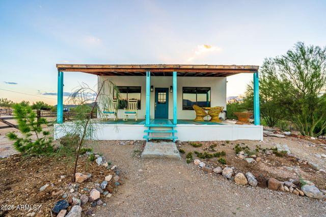 315 E SABROSA Drive, New River, AZ 85087