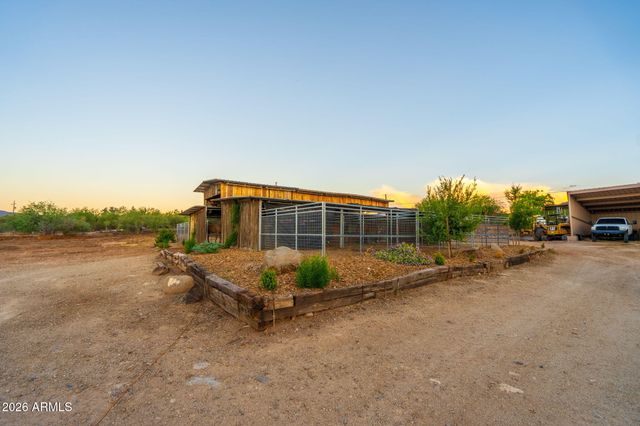 315 E SABROSA Drive, New River, AZ 85087