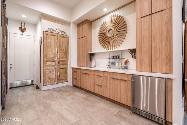 315 E SABROSA Drive, New River, AZ 85087
