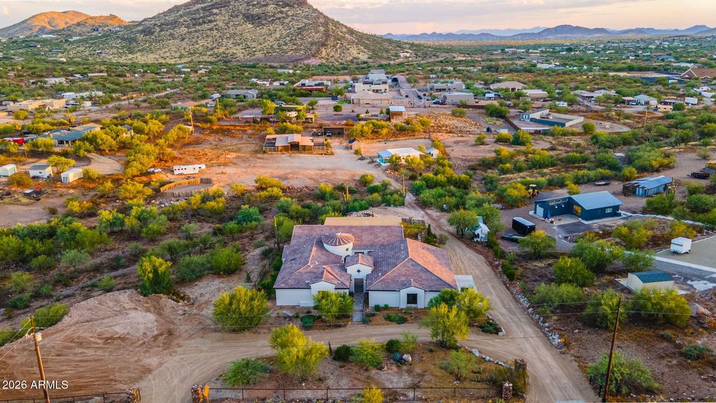 315 E SABROSA Drive, New River, AZ 85087 — exterior