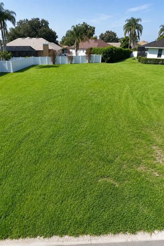 2116 LONGLEAF CIRCLE, Lakeland, FL 33810