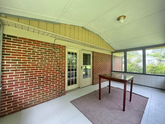 385 Bridge Street, Graysville, TN 37338