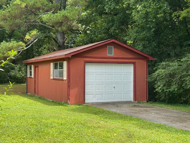 385 Bridge Street, Graysville, TN 37338