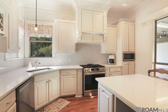 29407 Preston Pointe Dr, Livingston, LA 70754