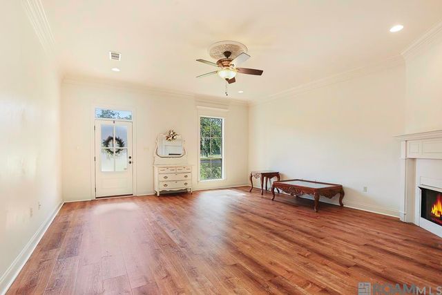 29407 Preston Pointe Dr, Livingston, LA 70754