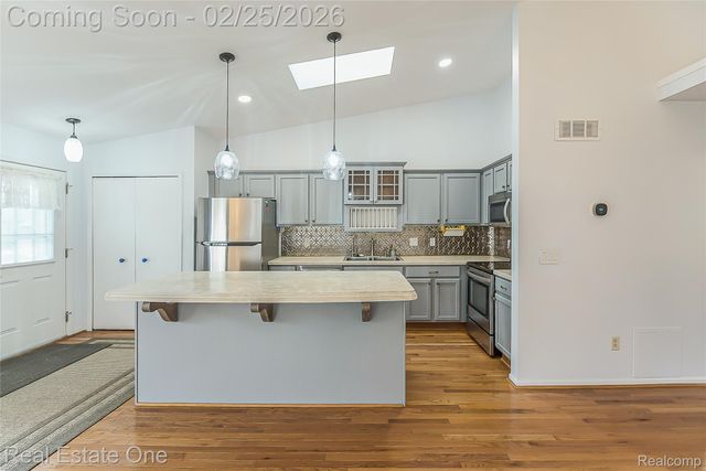 62351 Arlington Circle 3, South Lyon, MI 48178