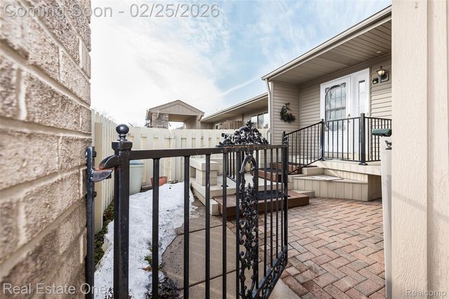 62351 Arlington Circle 3, South Lyon, MI 48178