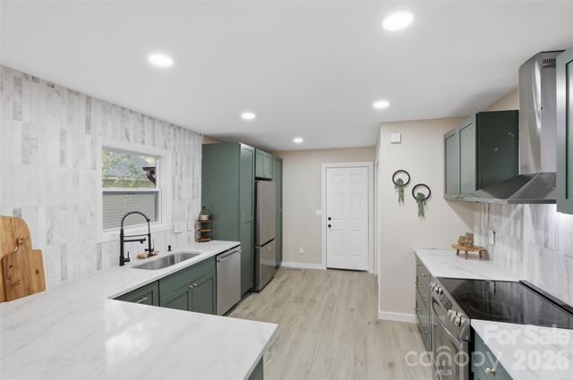 8930 St Croix Lane, Charlotte, NC 28277