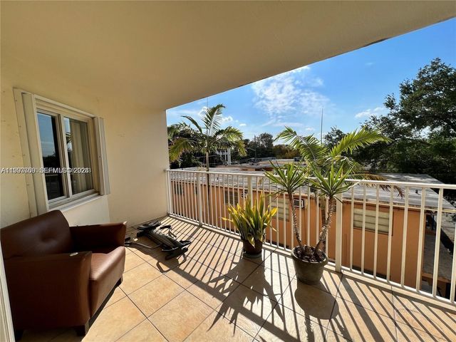 637 SW 3rd St 306, Miami, FL 33130