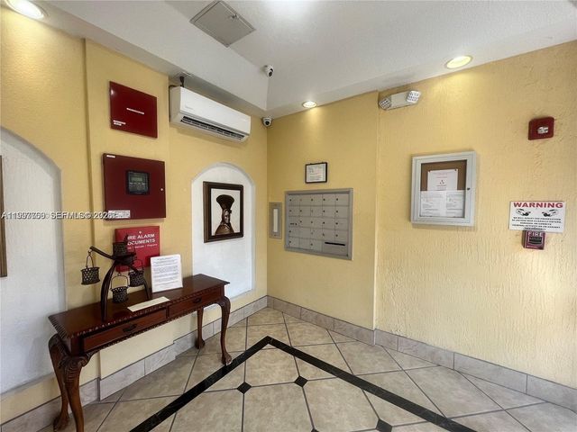 637 SW 3rd St 306, Miami, FL 33130