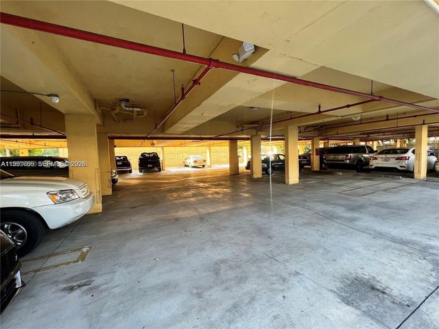 637 SW 3rd St 306, Miami, FL 33130