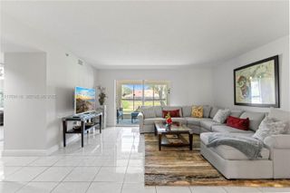 5876 Regal Glen Drive 101, Boynton Beach, FL 33437