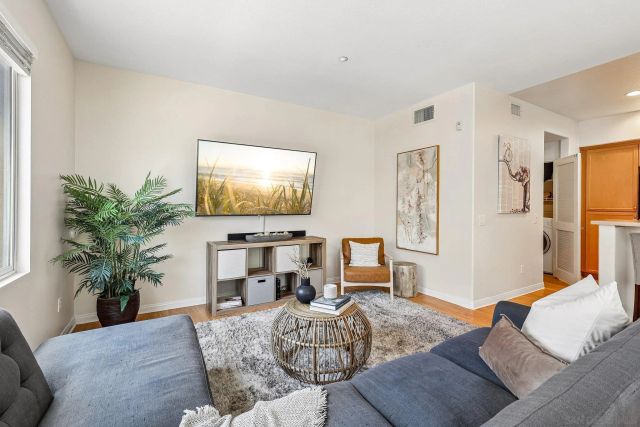 5444 Zeil Pl, San Diego, CA 92105