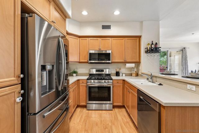 5444 Zeil Pl, San Diego, CA 92105