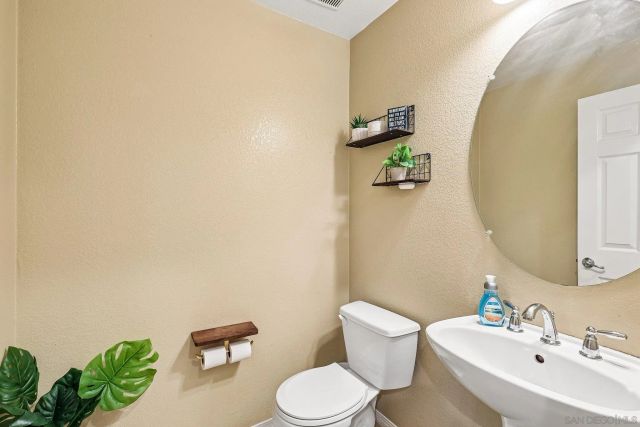 5444 Zeil Pl, San Diego, CA 92105