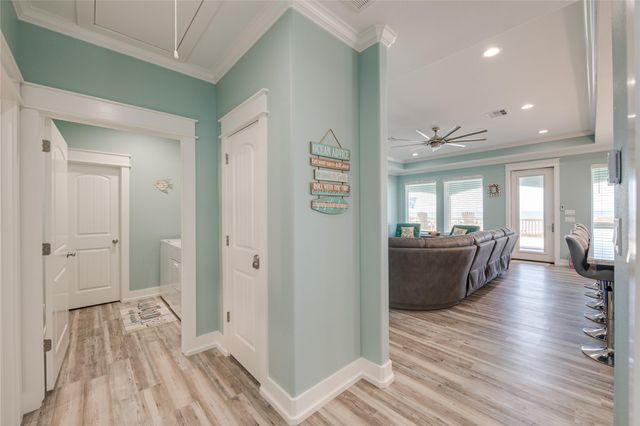 1960 Avenue I, Port Bolivar, TX 77650