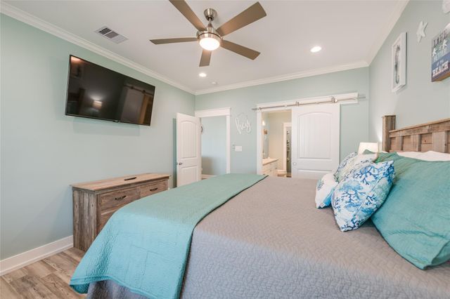 1960 Avenue I, Port Bolivar, TX 77650