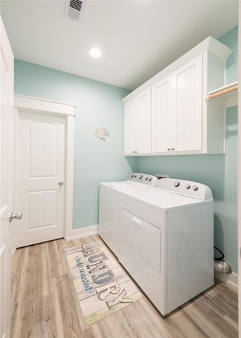 1960 Avenue I, Port Bolivar, TX 77650