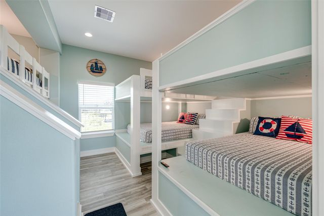 1960 Avenue I, Port Bolivar, TX 77650
