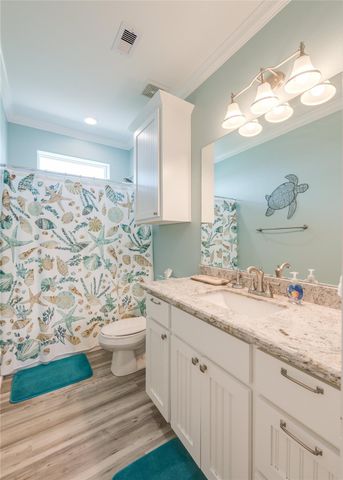 1960 Avenue I, Port Bolivar, TX 77650