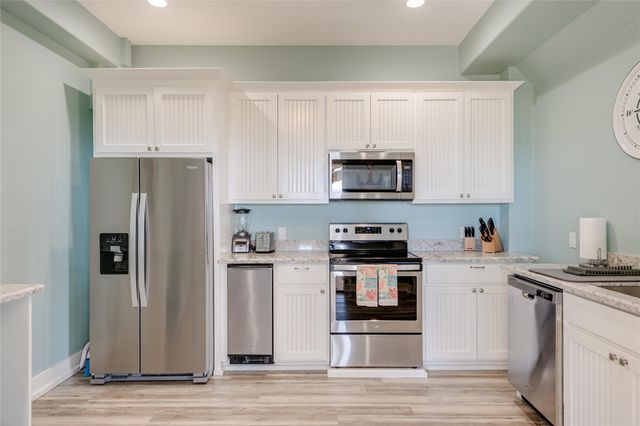 1960 Avenue I, Port Bolivar, TX 77650